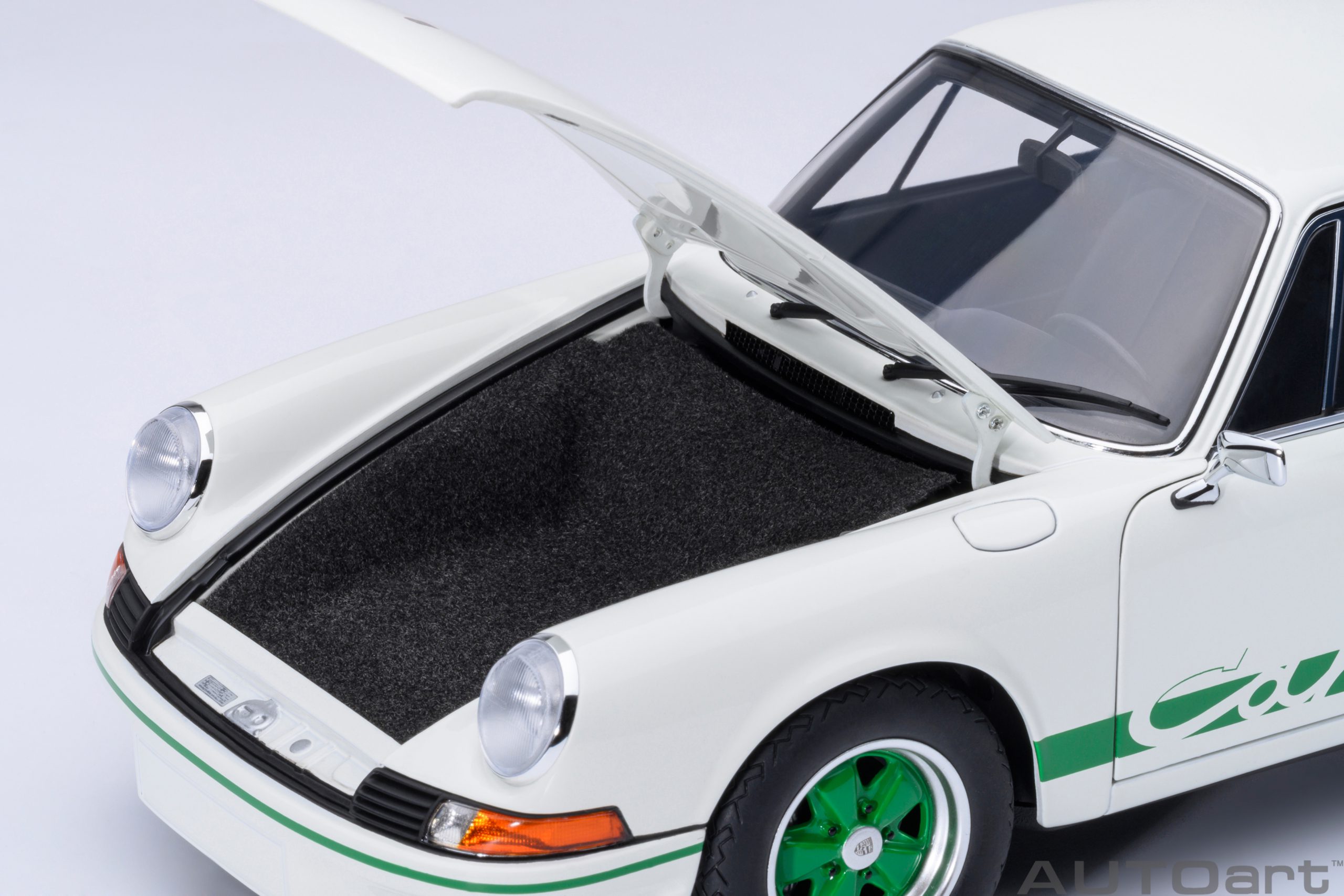 Porsche 911 Carrera 2.7 RS Grand Prix white/green strip 1:18 AUTOart