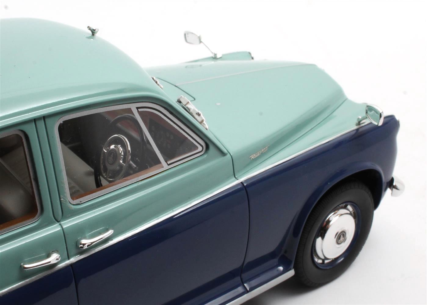 Rover 110 P4 1962 dark blue/blue 1:18 Cult Scale Models