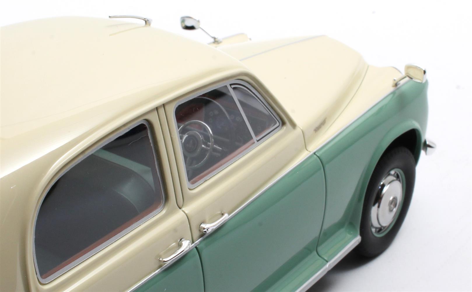 Rover 110 P4 1962 white/green 1:18 Cult Scale Models