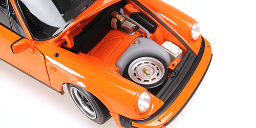 Porsche 911 Carrera Coupe 3.2 Cabriolet 1983 orange 1:18 Minichamps 