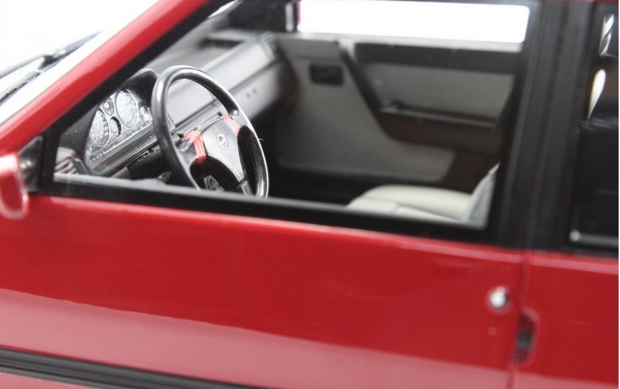 Fiat Uno Turbo i.e. 1.4 1990 red 1:18 Laudoracing Model