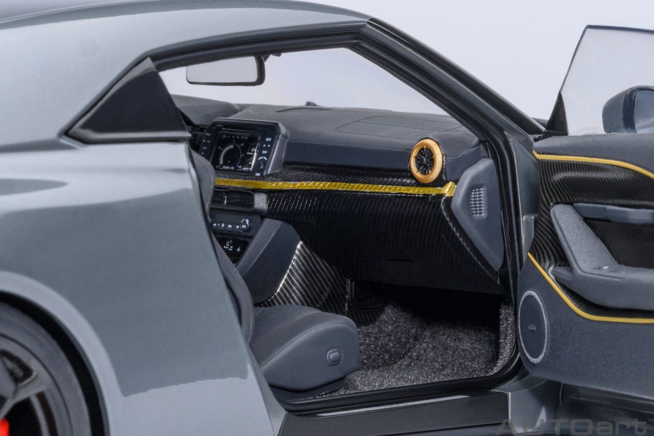 Nissan GT-R50 By Italdesign Goodwood Version 2020 grey/gold 1:18 AUTOart