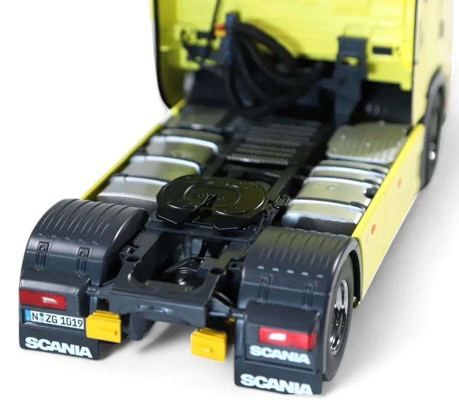 Scania S730 V8 Tractor Truck 2-Assi with Vabis Logo 2017 yellow 1:18 NZG