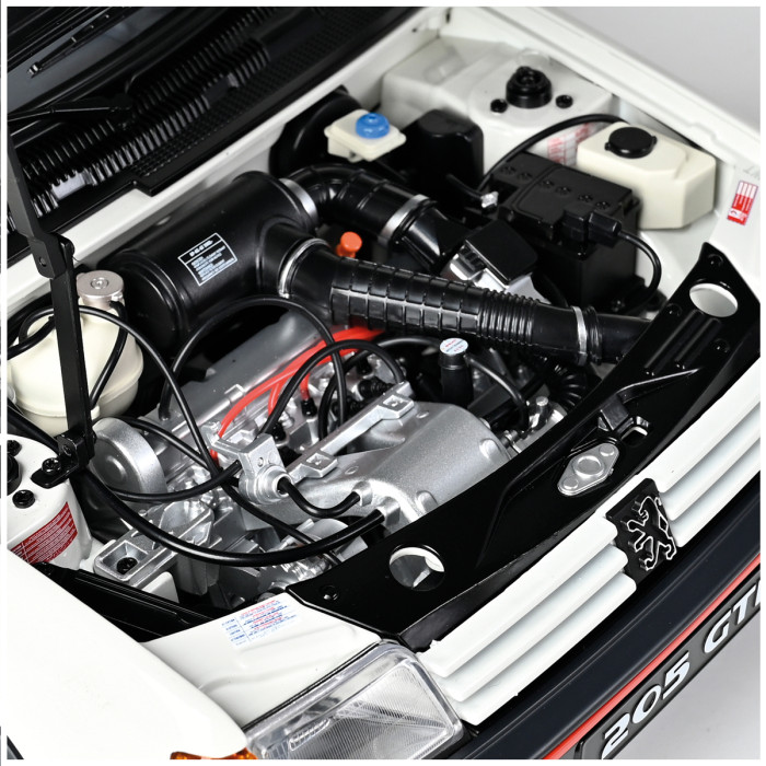 Peugeot 205 GTI white 1:8 Ixo Models 