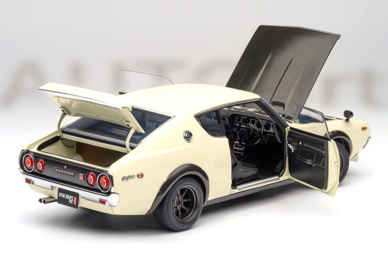 Nissan Skyline 2000 GT-R Tuned Version Coupe 1973 white/black 1:18 AUTOart