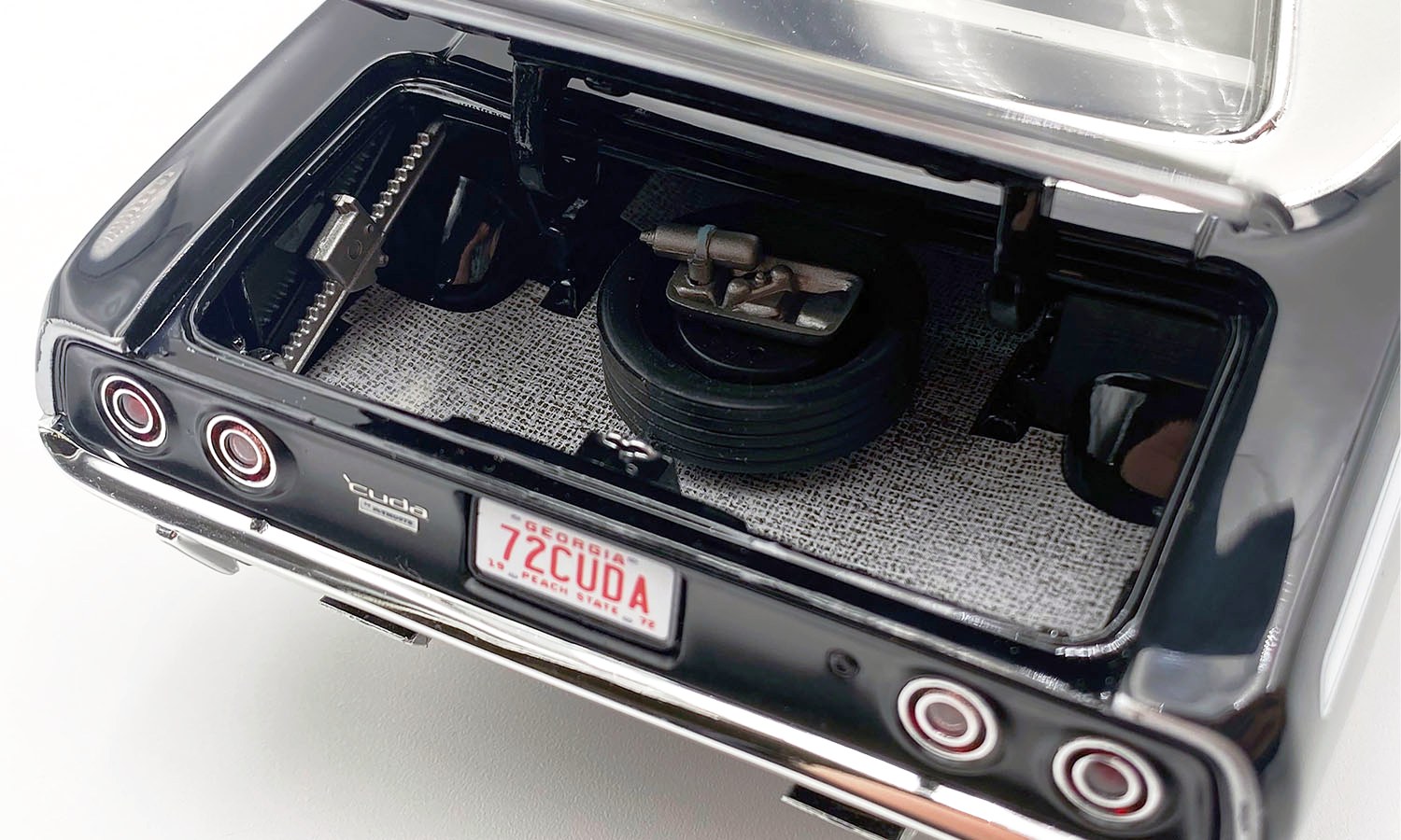 Plymouth Cuda 340 1972 black/white 1:18 Acme Diecast