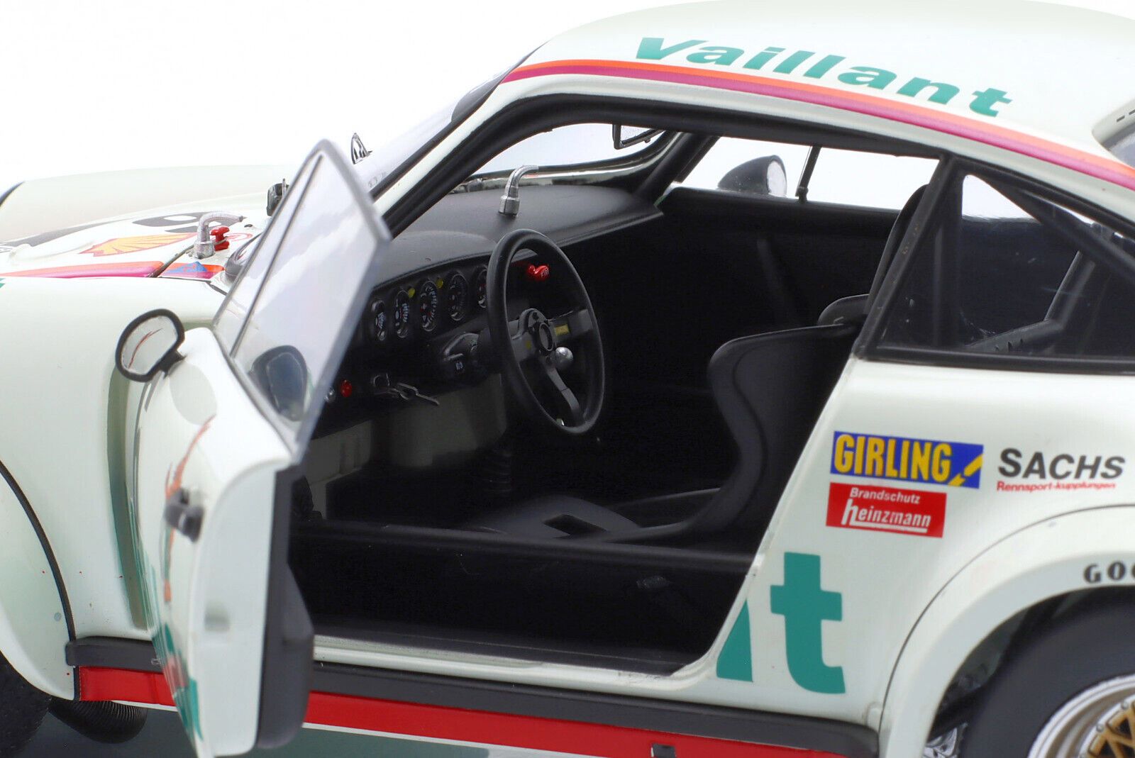 Porsche 934 RSR Vaillant #6 Wollek Norisring 1976 1:18 Schuco