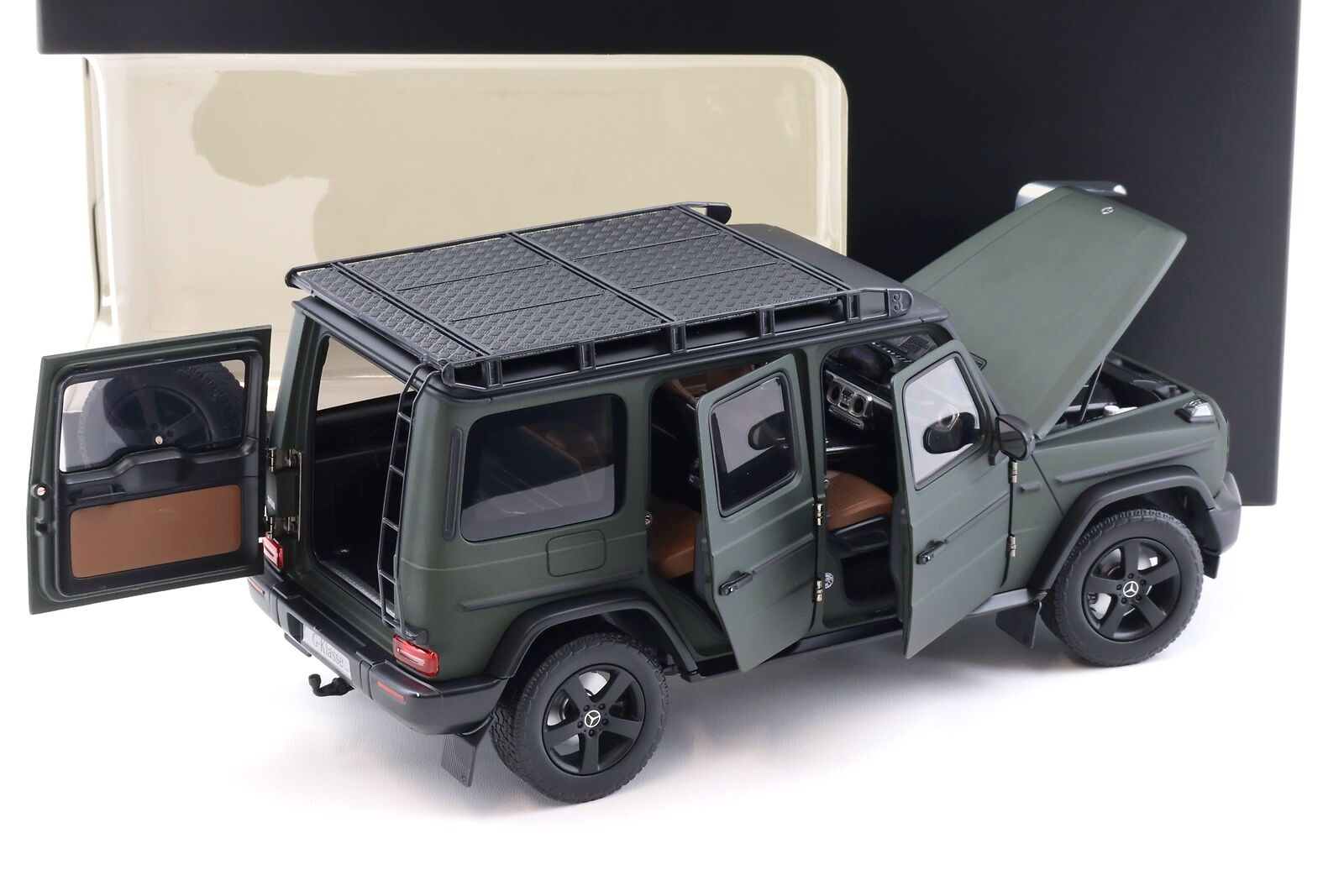 Mercedes-Benz G-Klasse Professional Line W465 olive green 1:18 Norev
