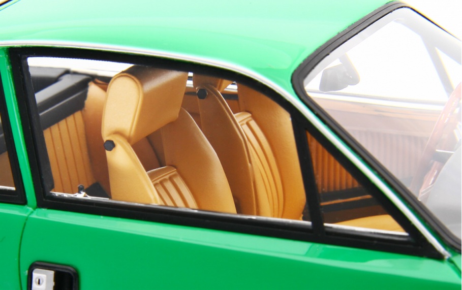 Alfa Romeo Giulia Coupé 1600 GT Junior Zagato 1972 green 1:18 Laudoracing Model