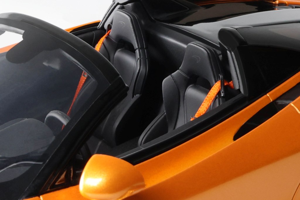 McLaren 750S Spider 2024 orange 1:18 GT Spirit