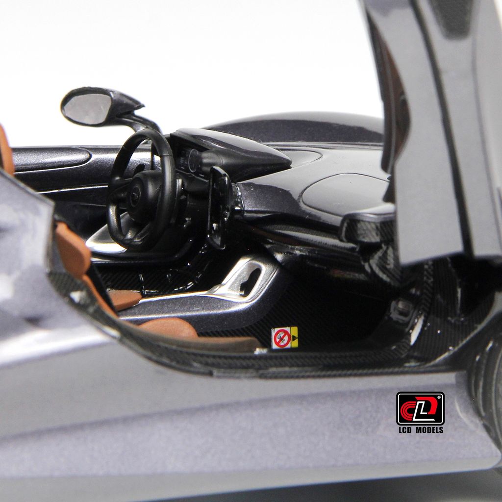 McLaren Elva heavy grey metallic 1:18 LCD Model
