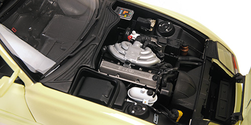 BMW Z1 1988 yellow 1:18 Minichamps 