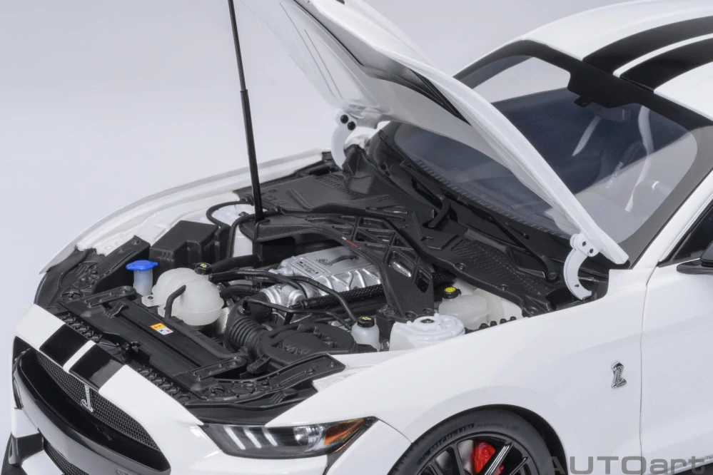 Ford Mustang Shelby GT500 Coupe 2023 Oxford white 1:18 AUTOart