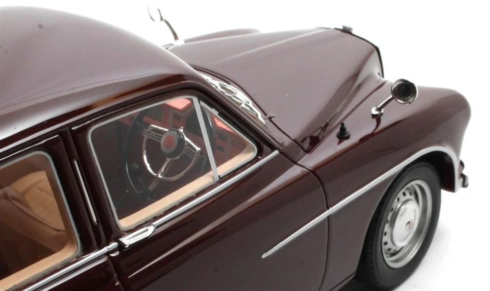 MG Magnette 1956-1958 dark red 1:18 Cult Scale Models