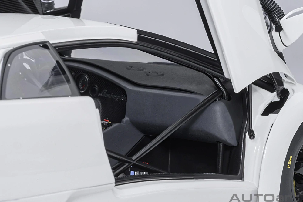 Lamborghini Diablo GT-R 1999 impact white 1:18 AUTOart