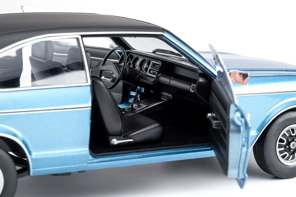 Ford Granada L Coupe light blue metallic/black vinyl top 1:18 Touring Modelcars