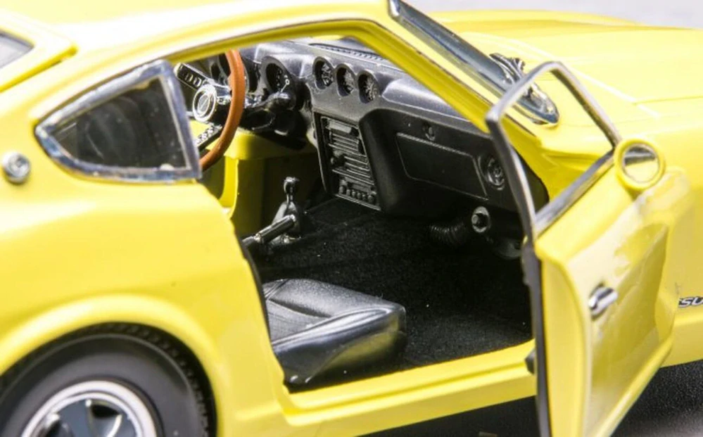 Datsun 240 Z 1972 yellow 1:18 Sun Star