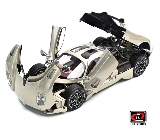 Pagani Utopia gold 1:18 LCD Model
