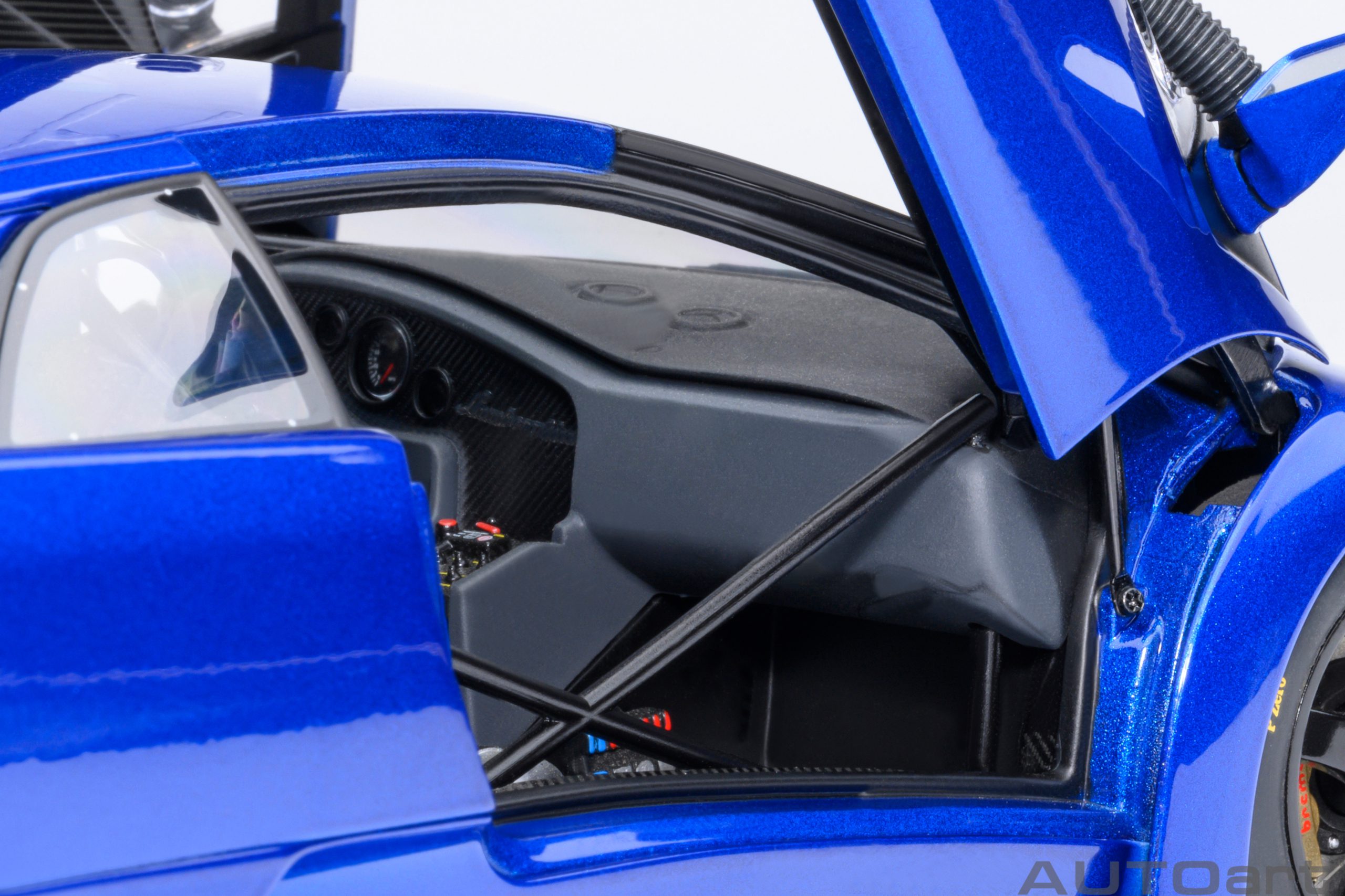 Lamborghini Diablo GT-R 1999 Monterey blue 1:18 AUTOart