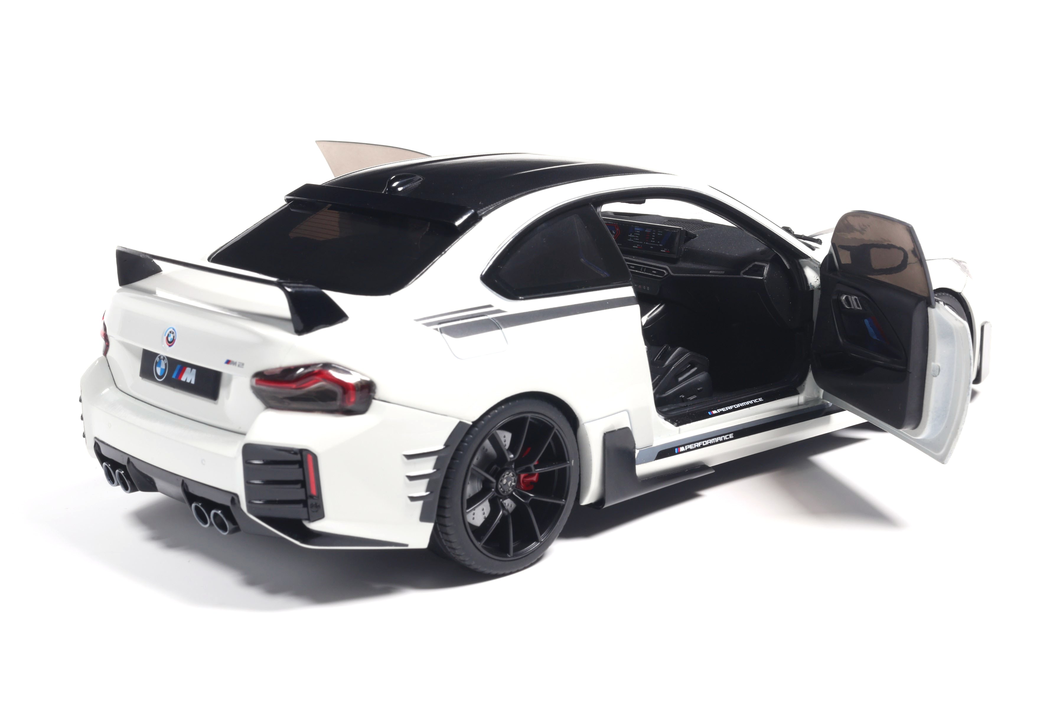 BMW M2 Performance Parts 2025 white 1:18 Solido