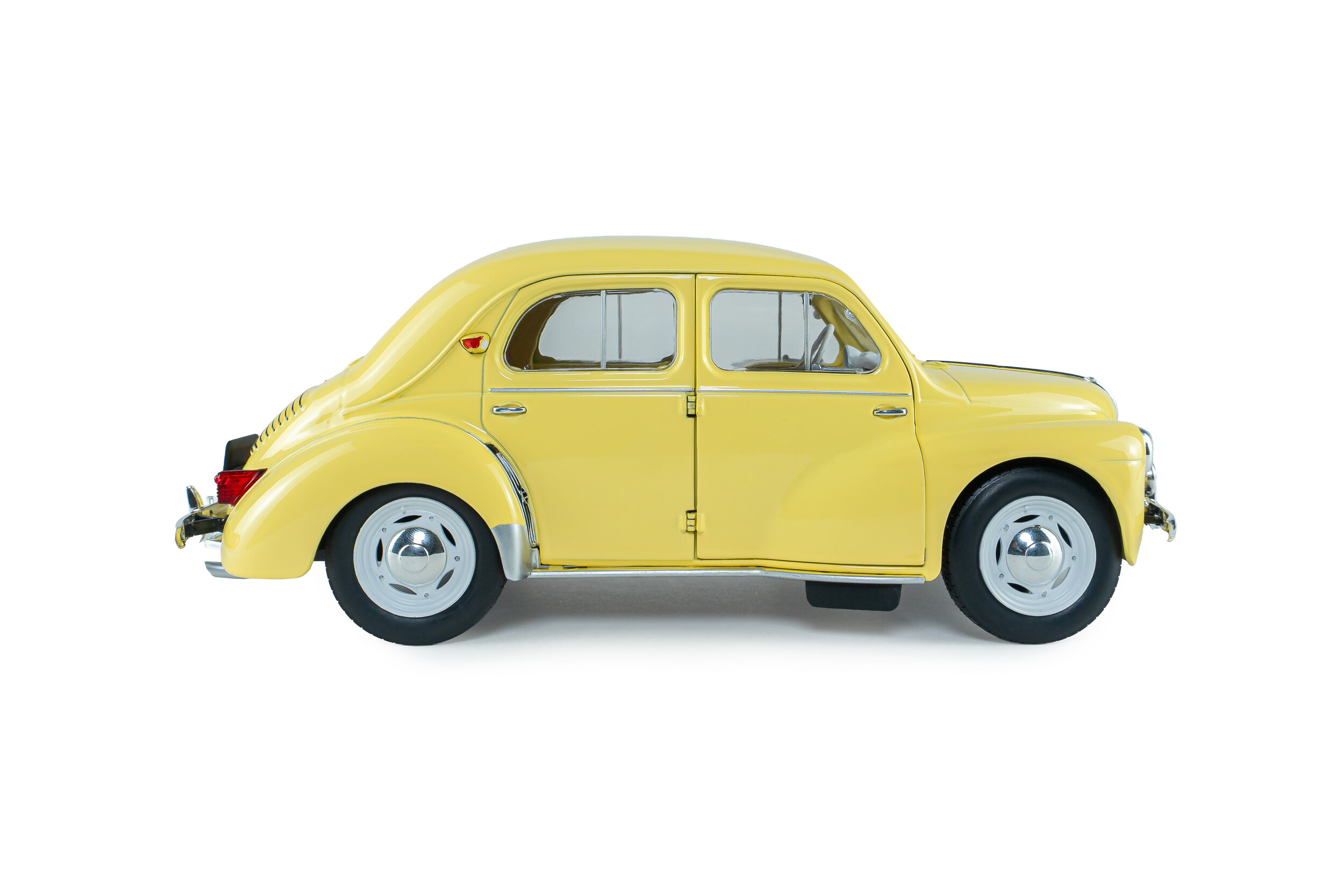 Renault 4CV 1961 beige 1:18 Solido