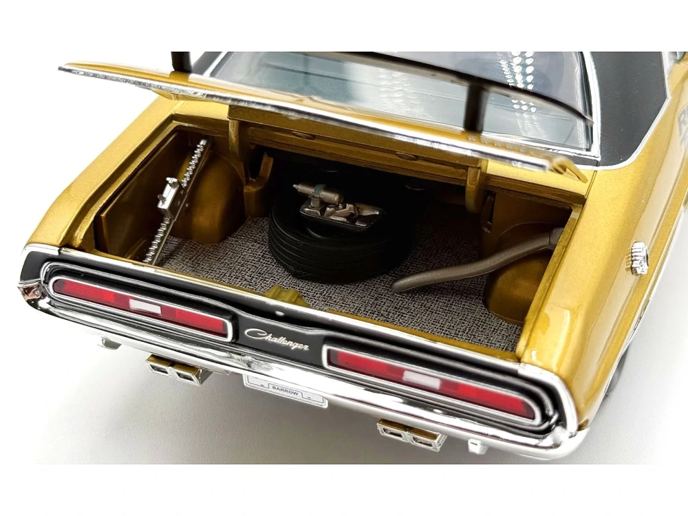 Dodge Challenger R/T 1971 gold 1:18 Acme Diecast