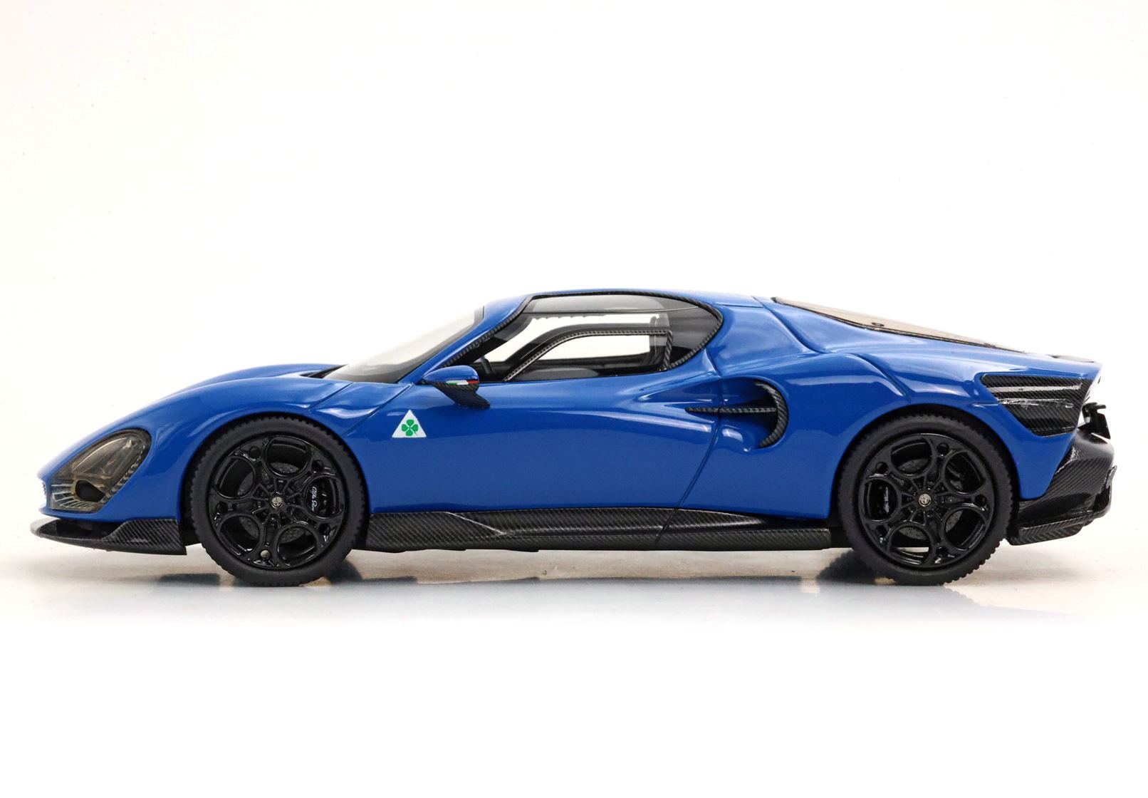 Alfa Romeo 33 Stradale Blu Reale 1:43 B.B.R.