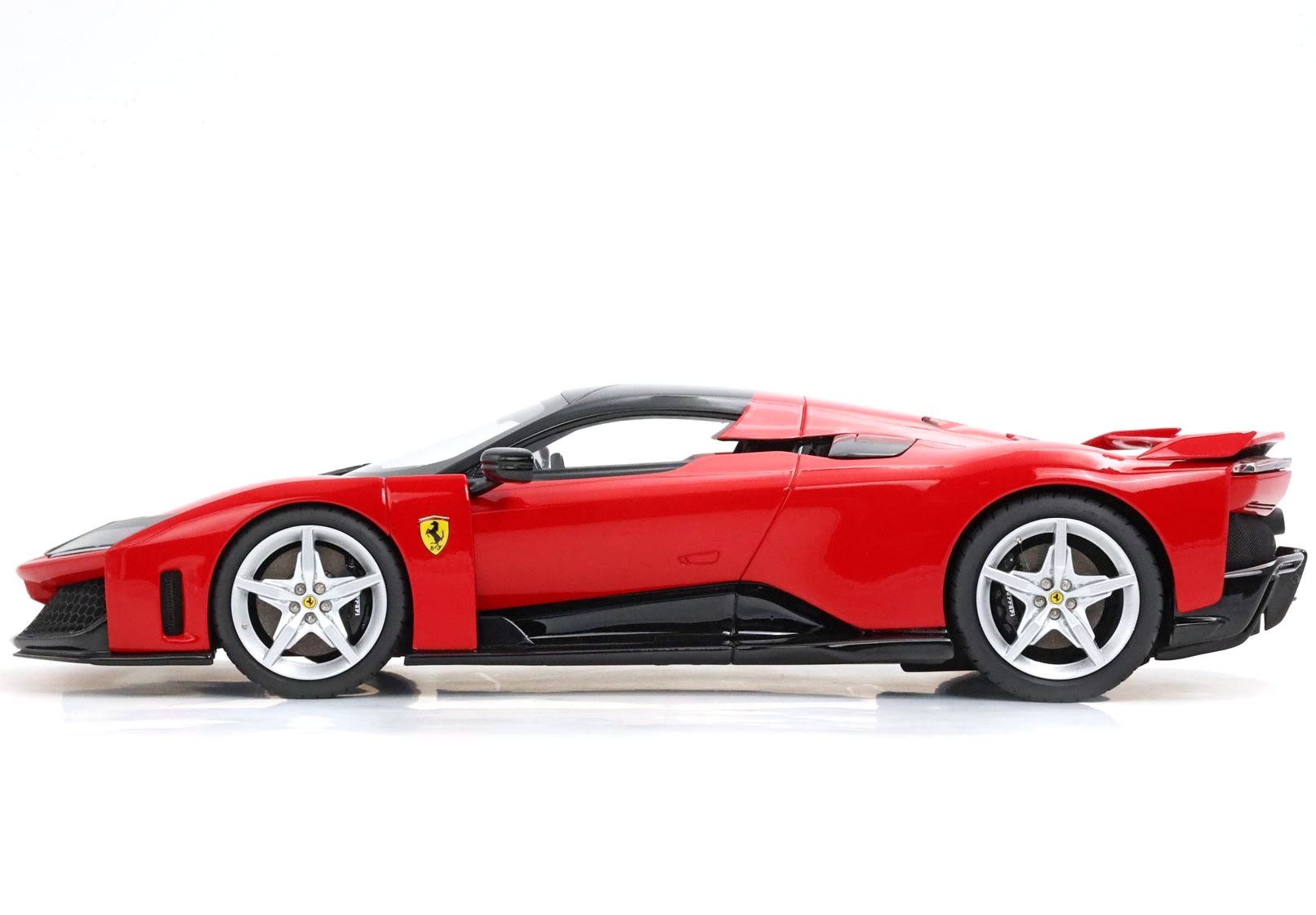 Ferrari F80 Rosso Corsa silver wheels 1:18 B.B.R.