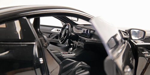BMW M4 2024 black metallic 1:18 Minichamps