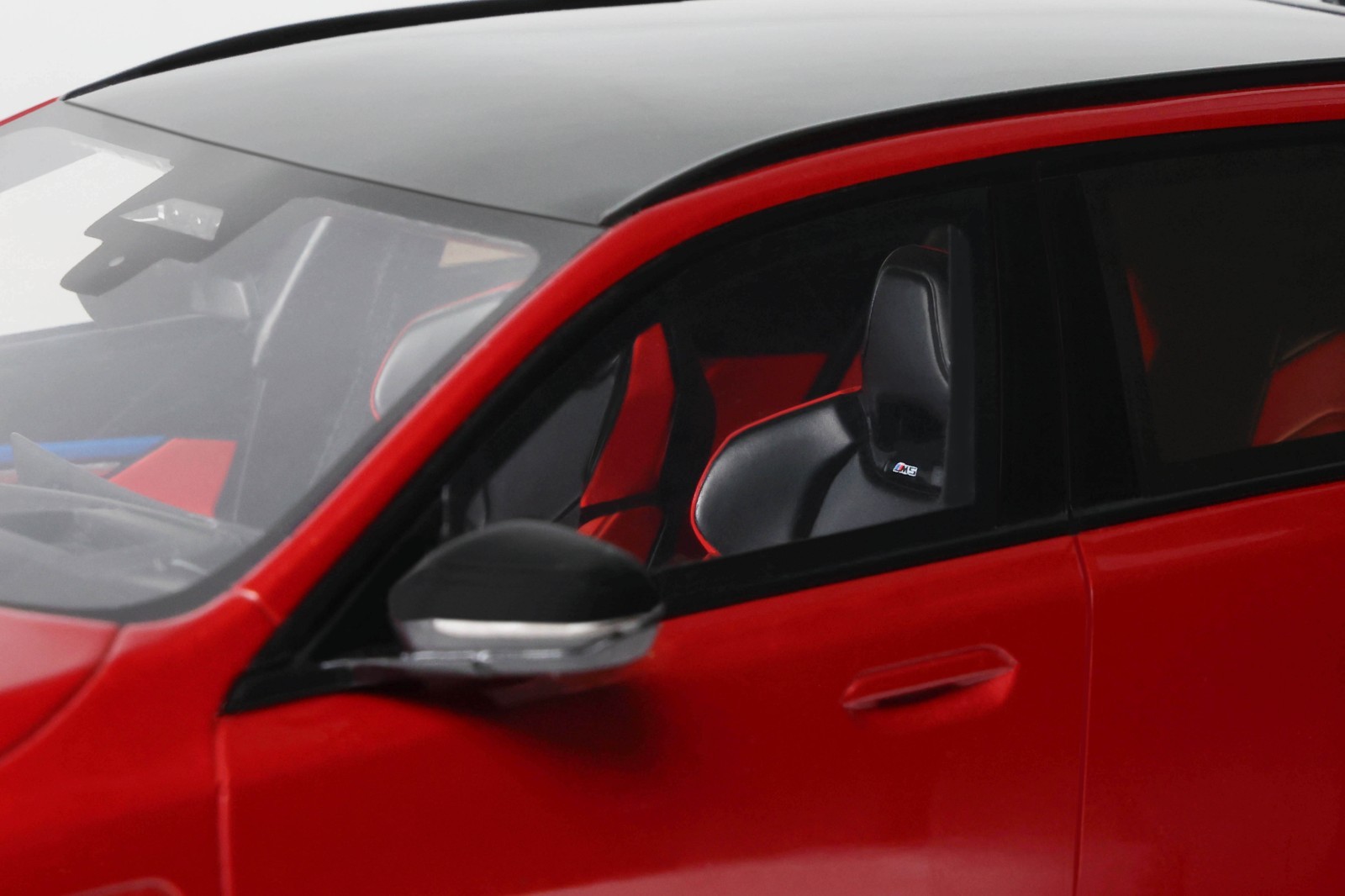 BMW M5 Touring 2025 red 1:18 GT Spirit
