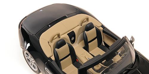 BMW Z8 Roadster 2000 black 1:18 Minichamps