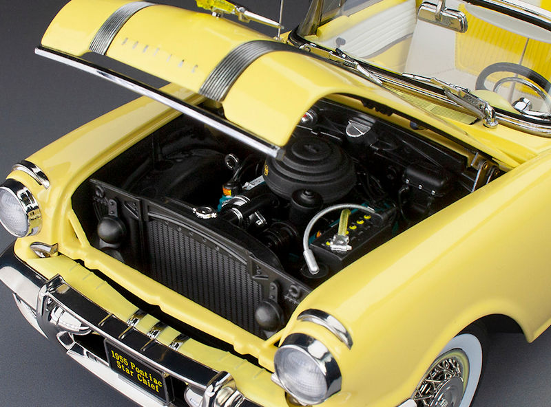Pontiac Star Chief Open Convertible 1955 white mist/avalon yellow 1:18 Sun Star