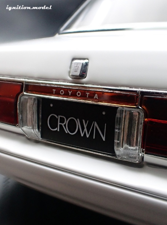 Toyota Crown Royal Saloon G 130 white 1:18 Ignition Model