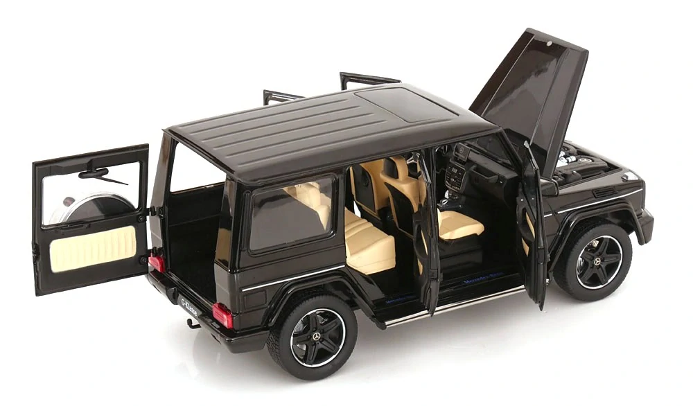Mercedes-Benz G-Class W463 Designo black 1:18 iScale