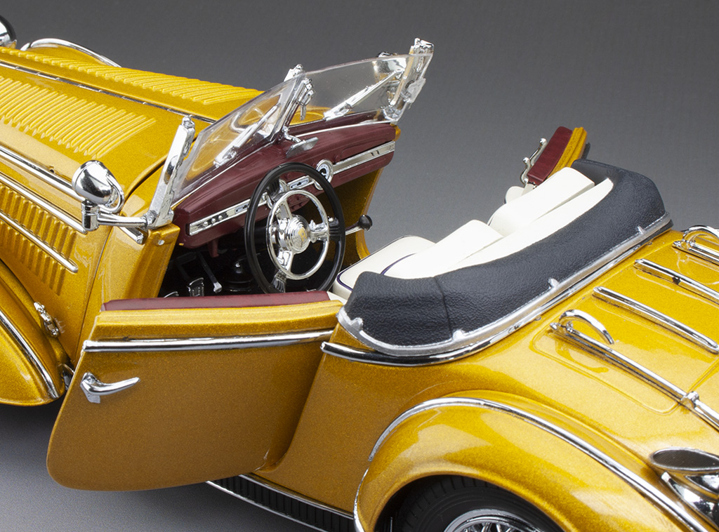 Horch 855 Special Roadster 1939 gold 1:18 Sun Star
