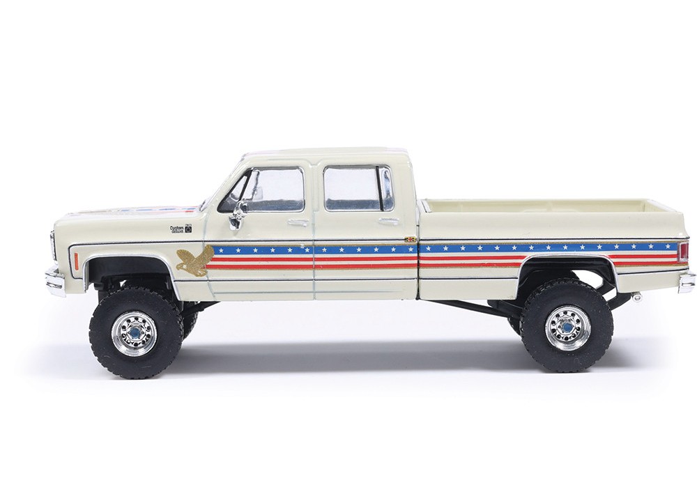 Chevrolet Custom Deluxe K30 Fleetside 1976 *July 4th Exclusive* 1:64 Ixo America