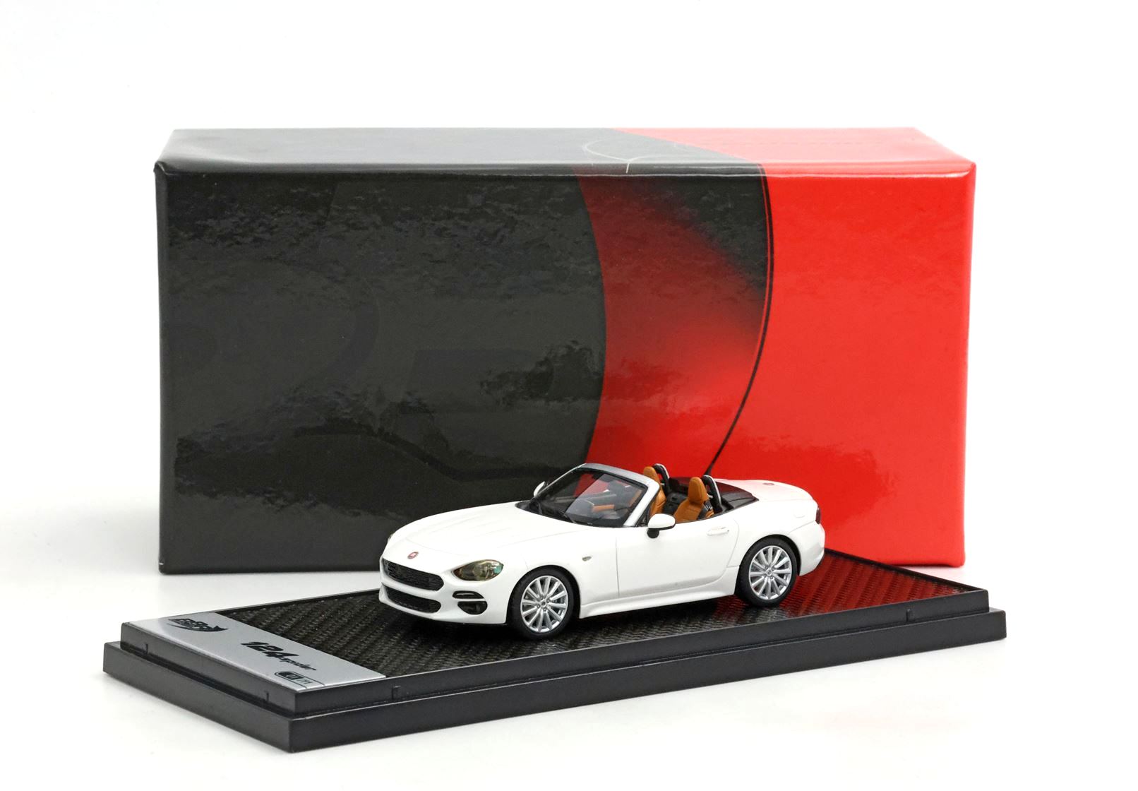Fiat 124 Spider Bianco Gelato 1:43 B.B.R.