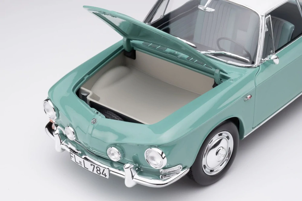 Volkswagen Karmann Ghia Typ 34 pacific green/white roof 1:18 Norev