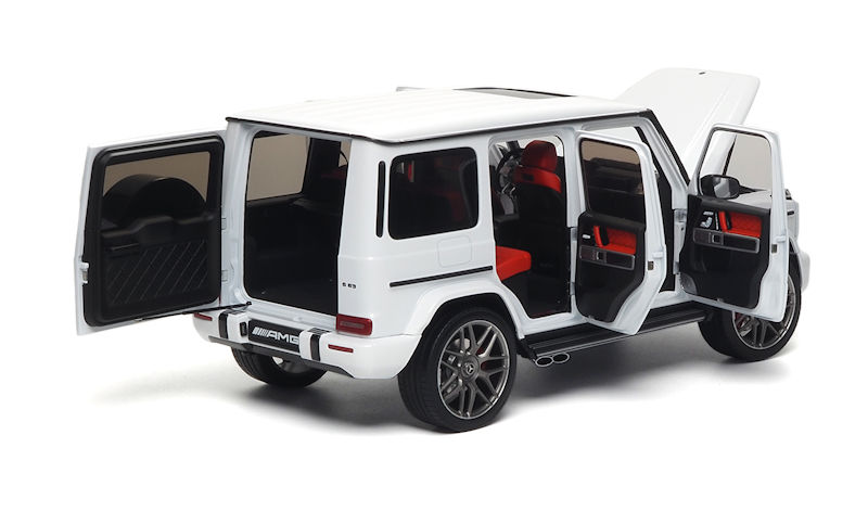 Mercedes-AMG G63 W463 2022 opalith white 1:18 Almost Real
