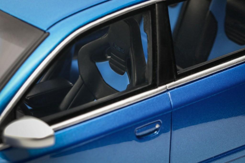 Audi RS 4 B7 Sedan 2007 Sprint Blue 1:18 OttOmobile