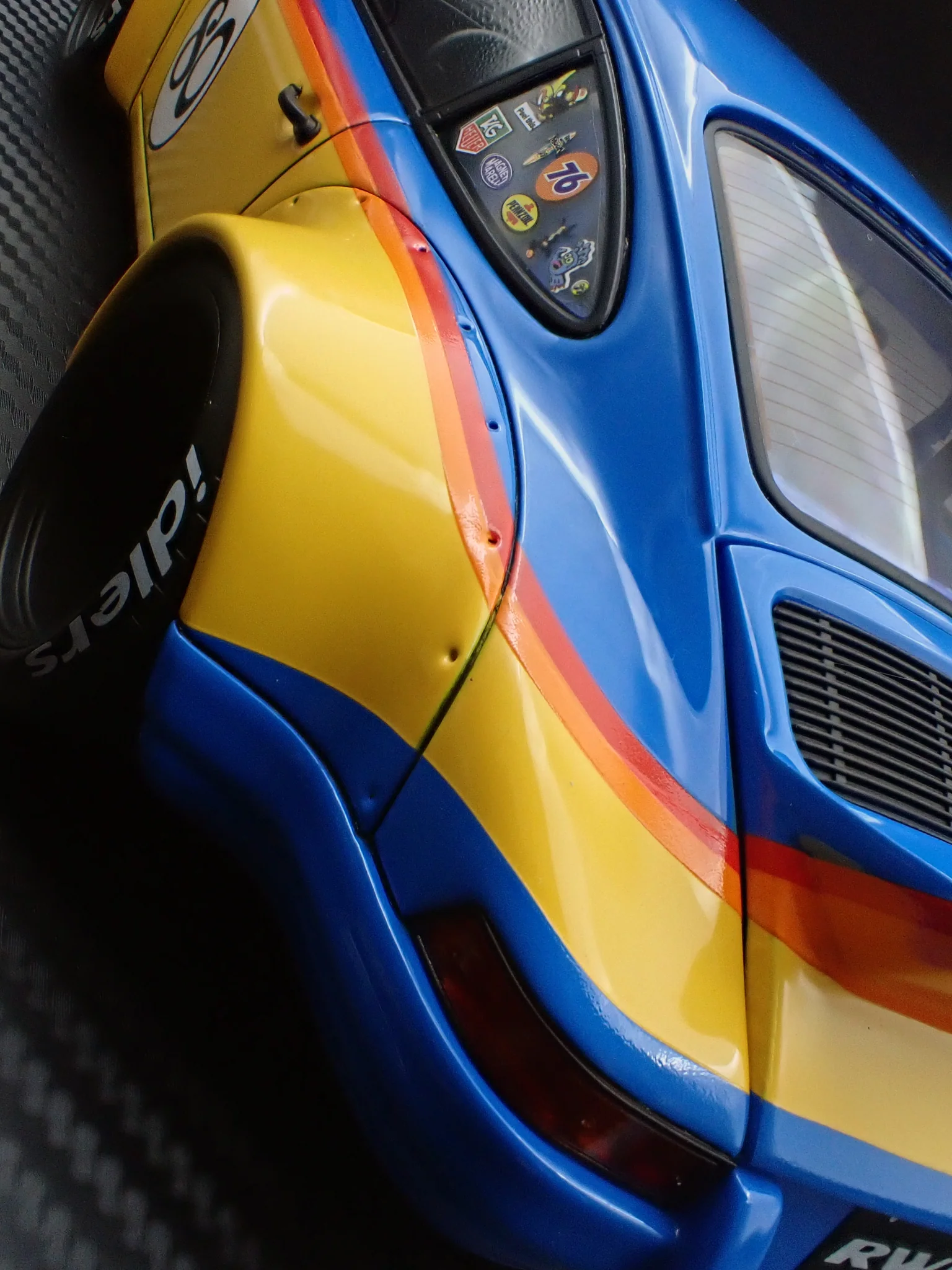Porsche RWB Backdate yellow/blue 1:18 Ignition Model