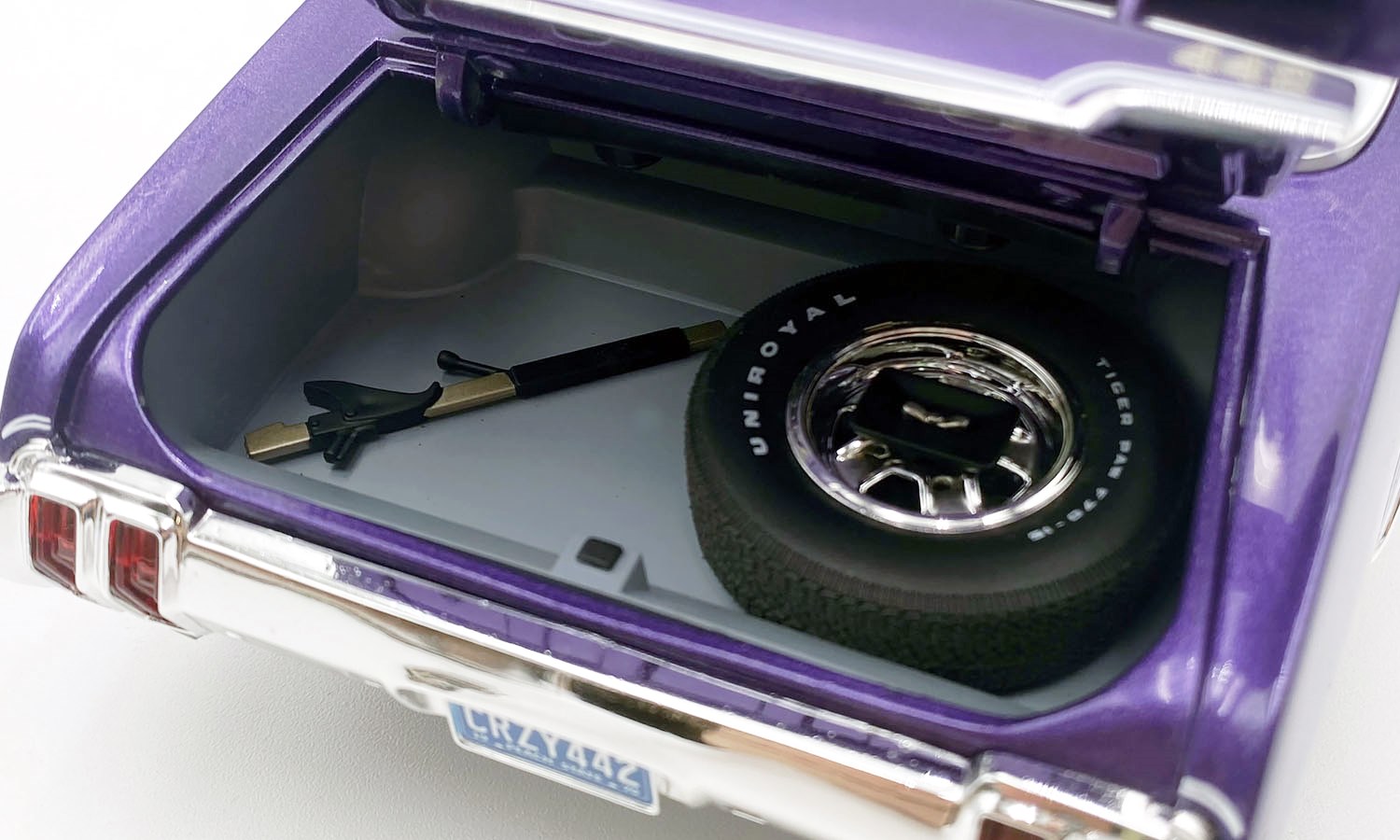 Oldsmobile 442 W-30 Convertible 1970 plum crazy 1:18 Acme Diecast