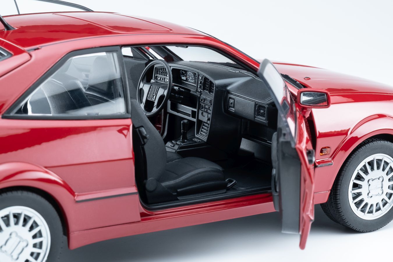 Volkswagen Corrado G60 red 1:18 Norev