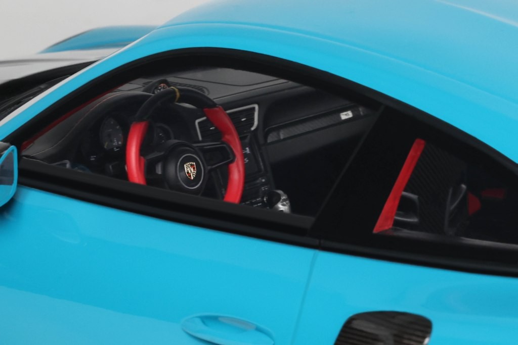 Porsche 911 GT2 RS 2018 miami blue 1:12 GT Spirit