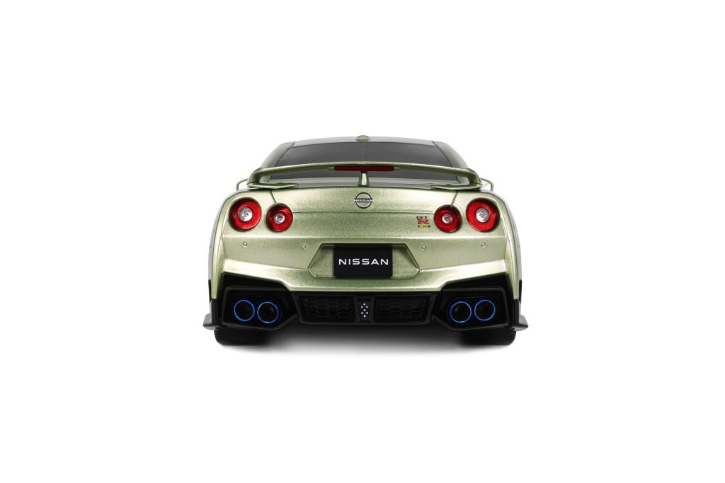 Nissan GT-R R35 Premium Edition T-Spec 2024 millenium jade 1:18 GT Spirit