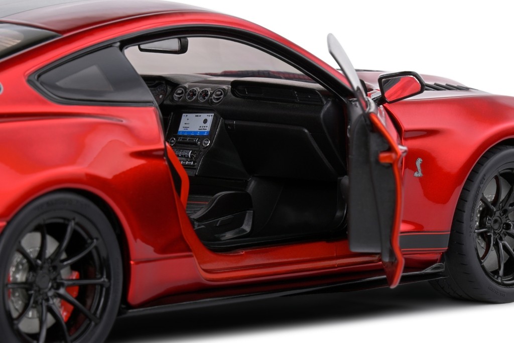 Shelby Mustang Shelby GT500KR 2023 red/black stripes 1:18 Solido