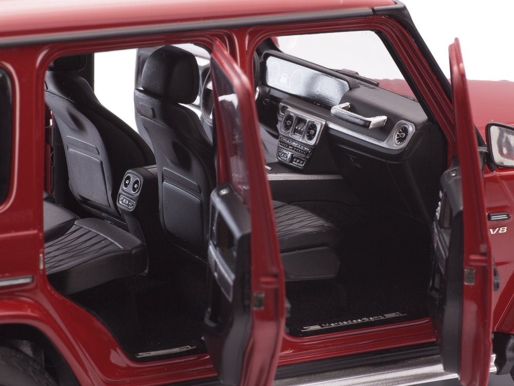 Mercedes-Benz G-Class W463 2020 red 1:18 Minichamps