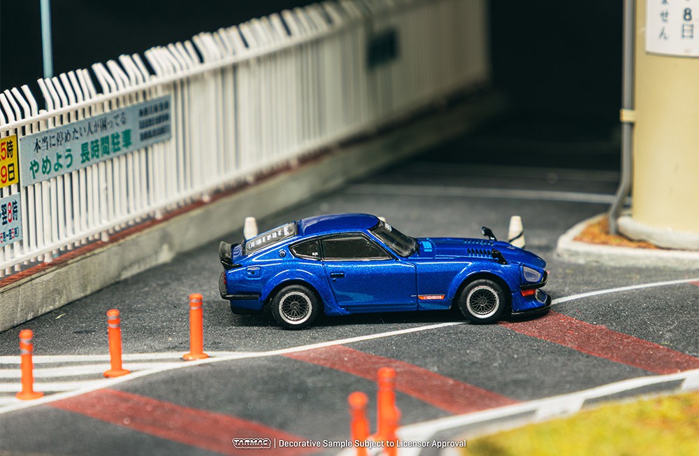 Nissan Fairlady Z S30 Widebody Designed by Jon Sibal blue 1:64 Tarmac