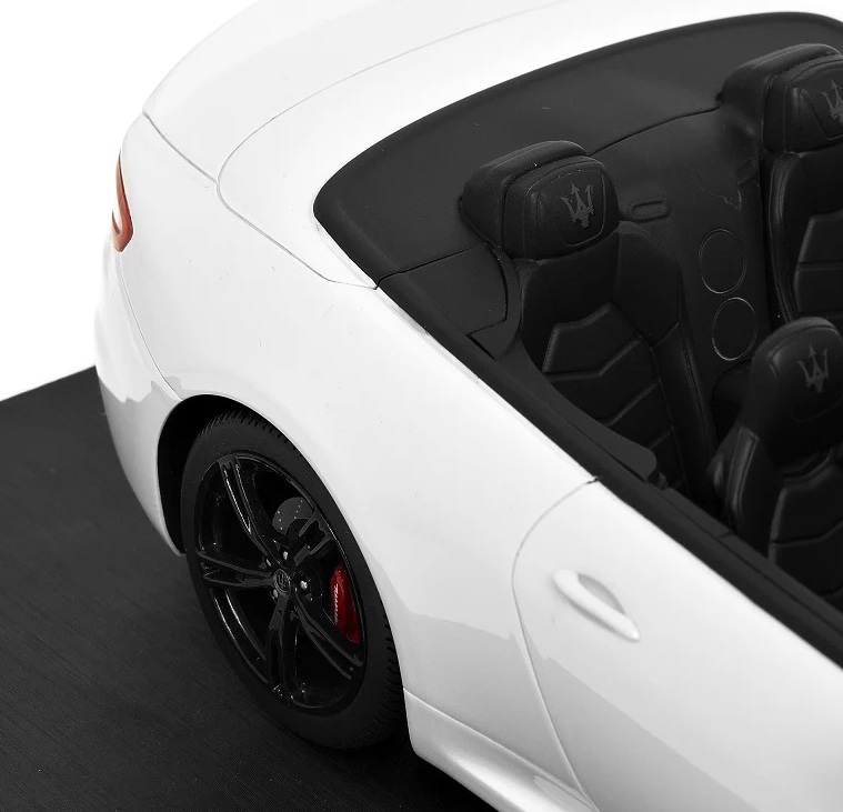 Maserati GranCabrio Open 2019 white pearl metallic 1:18 TSM Model