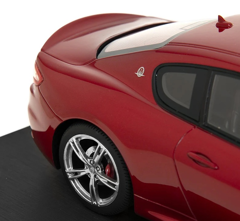 Maserati GranTurismo 2017 red metallic 1:18 TSM Model